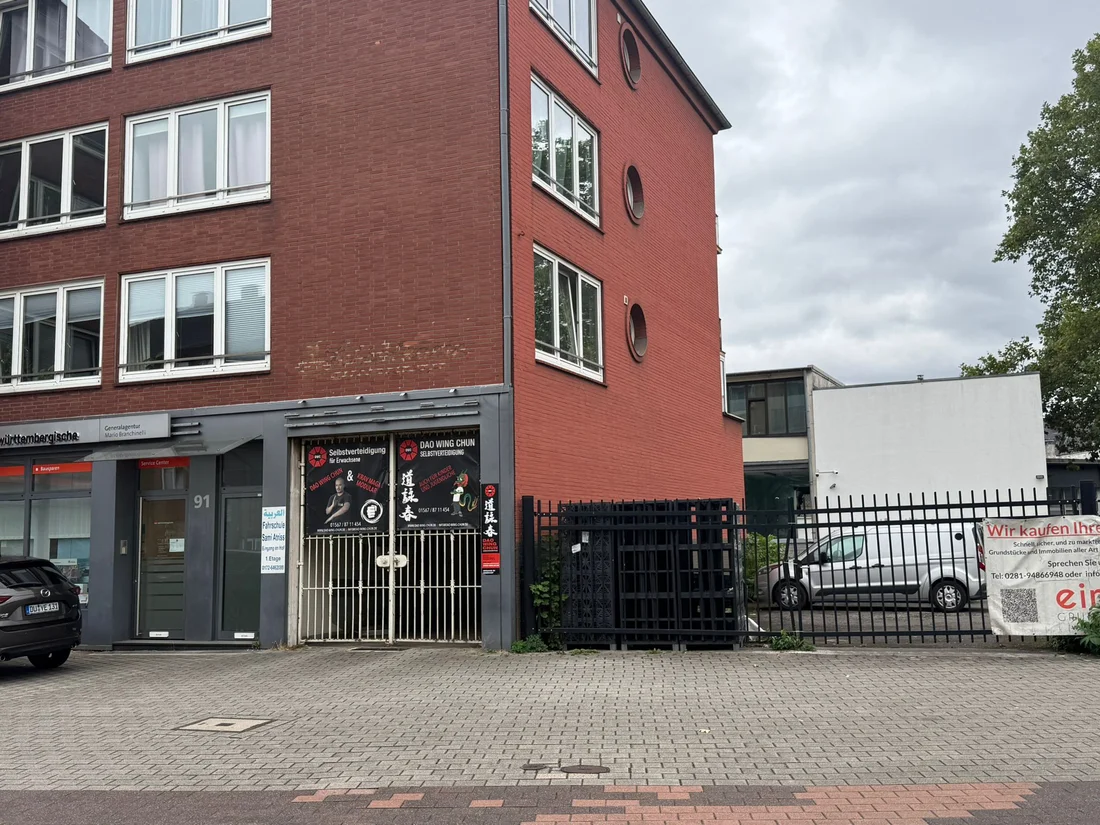 Unsere Schule 1 Gebäudeansicht der Dao-Wing-Chun-Schule in der Neudorfer Straße 91 in Duisburg