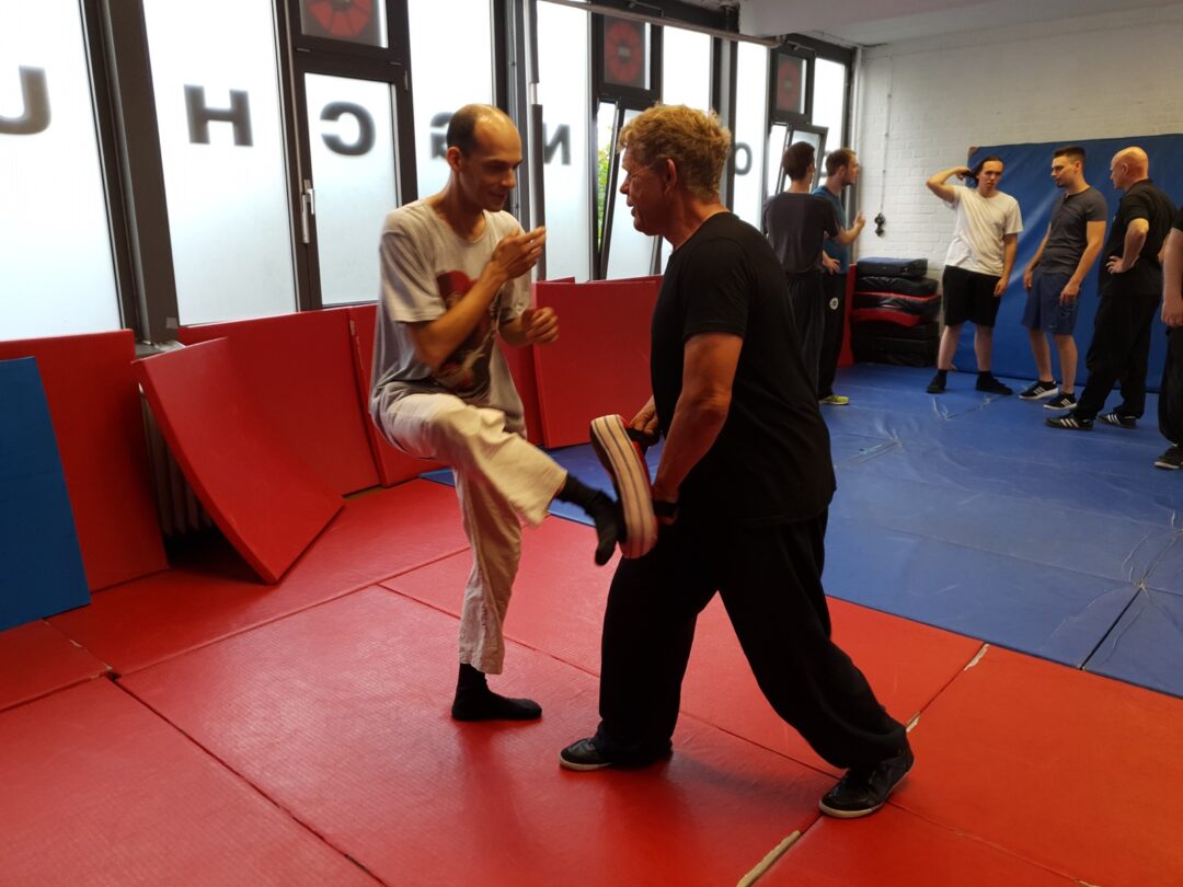 Unsere Schule 4 Gemischte Trainingsgruppe im Dao Wing Chun Duisburg, verschiedene Altersgruppen