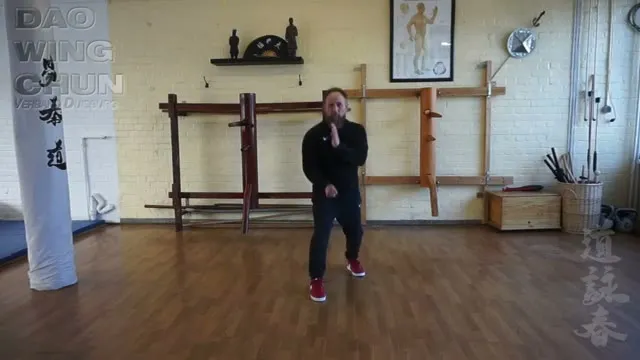 Standbild aus dem Video zum Stock-Aufwärmen, zweiter Teil